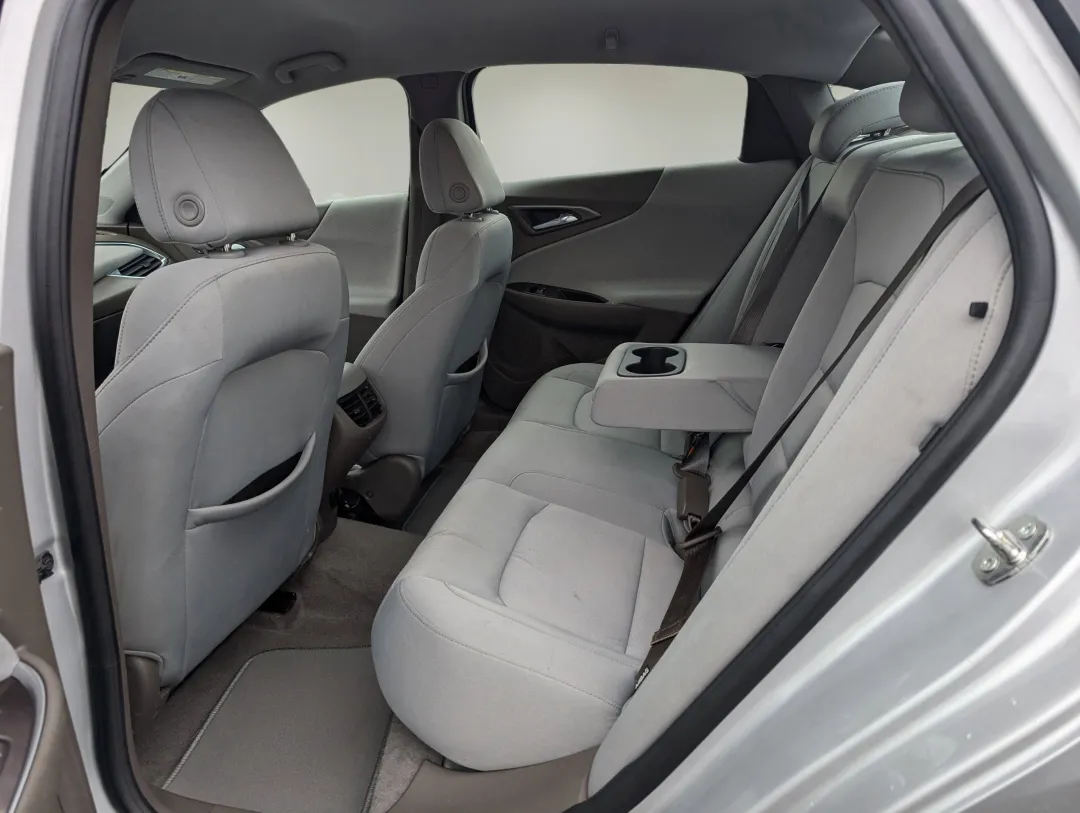 2019 Chevrolet Malibu - 1G1ZD5ST1KF104795 - Image #11
