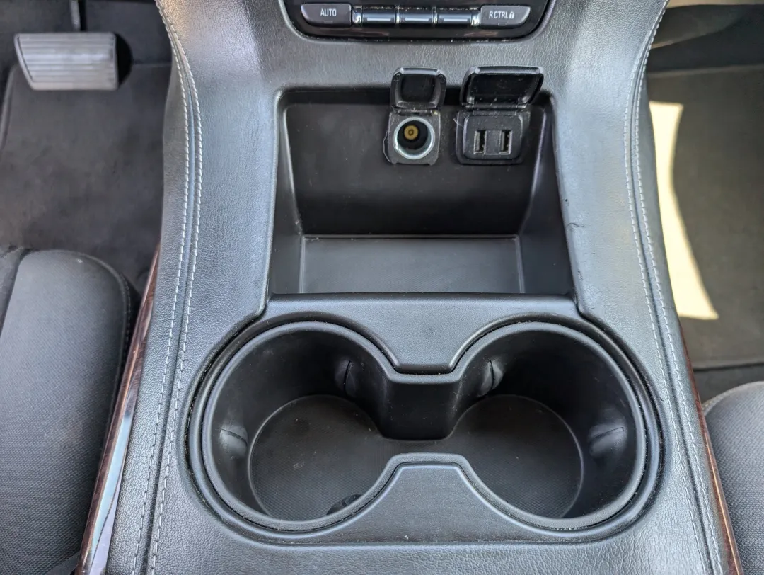 2020 GMC Yukon - 1GKS1AKC4LR225383 - Image #15